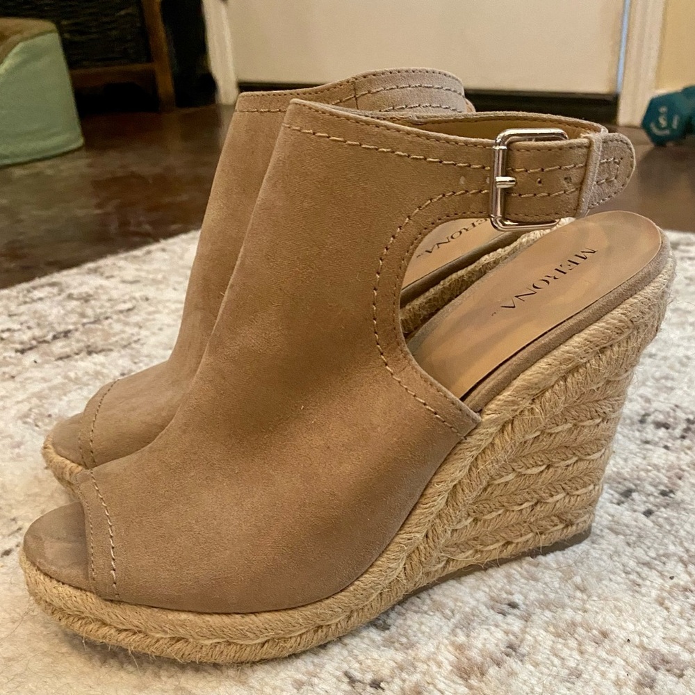 Merona tan suede wedges, size 6.5. Rope/hemp sole. Like new.